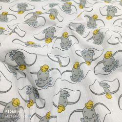 Fehér alapon Dumbo mintás dupla géz