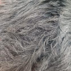 Szürke melíros hosszú szálú műszőrme (kb. 6cm)