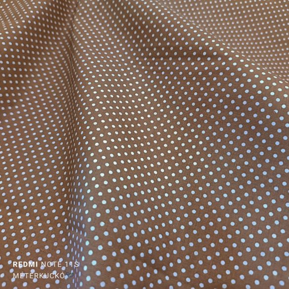 Kávébarna alapon fehér (2mm) pöttyös pamutvászon