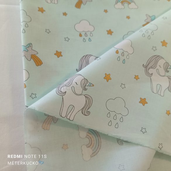 Halvány menta alapon unikornis mintás pamutvászon