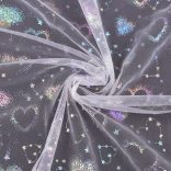 Fehér alapon hologramos szívecske mintás puha tüll