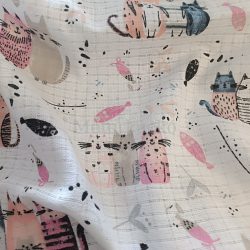 Fehér alapon rózsaszín cicás tetra pelenka